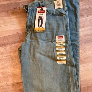 Wrangler 32x34 slim straight. Brand new